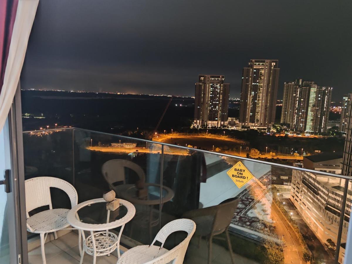 Kumkum Homestay 3 Bedroom Suite Nusajaya  Dış mekan fotoğraf